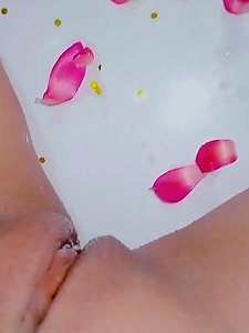 Hot BBW action on a Friday just like Linda Friday s fiery charm